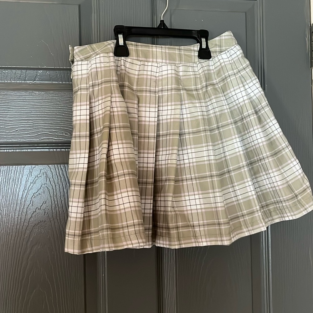 Forever 21 Green Plaid Pleated Skirt Size M